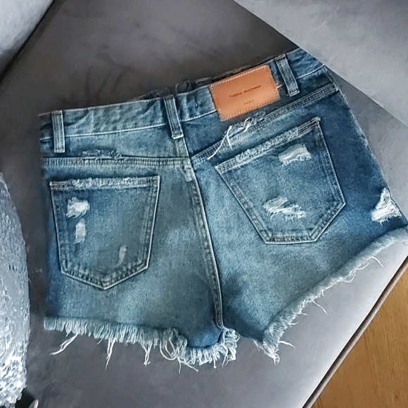 Zara Denim Shorts🛍 - Picture 3 of 9